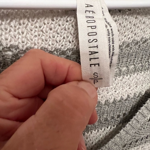 Aeropostale Long Sleeve V Neck Knit Sweater - Picture 3 of 5